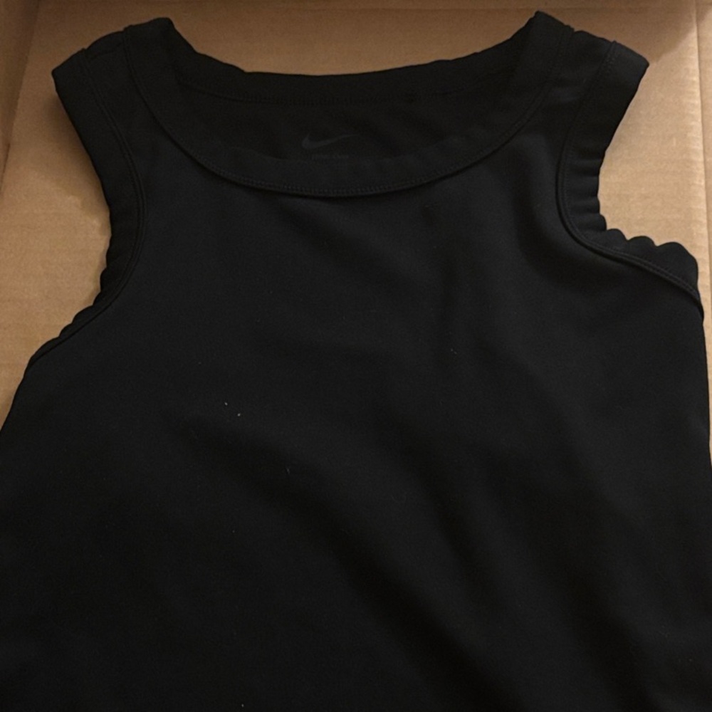 Nike One Fitted Dri-fit cropped tank top